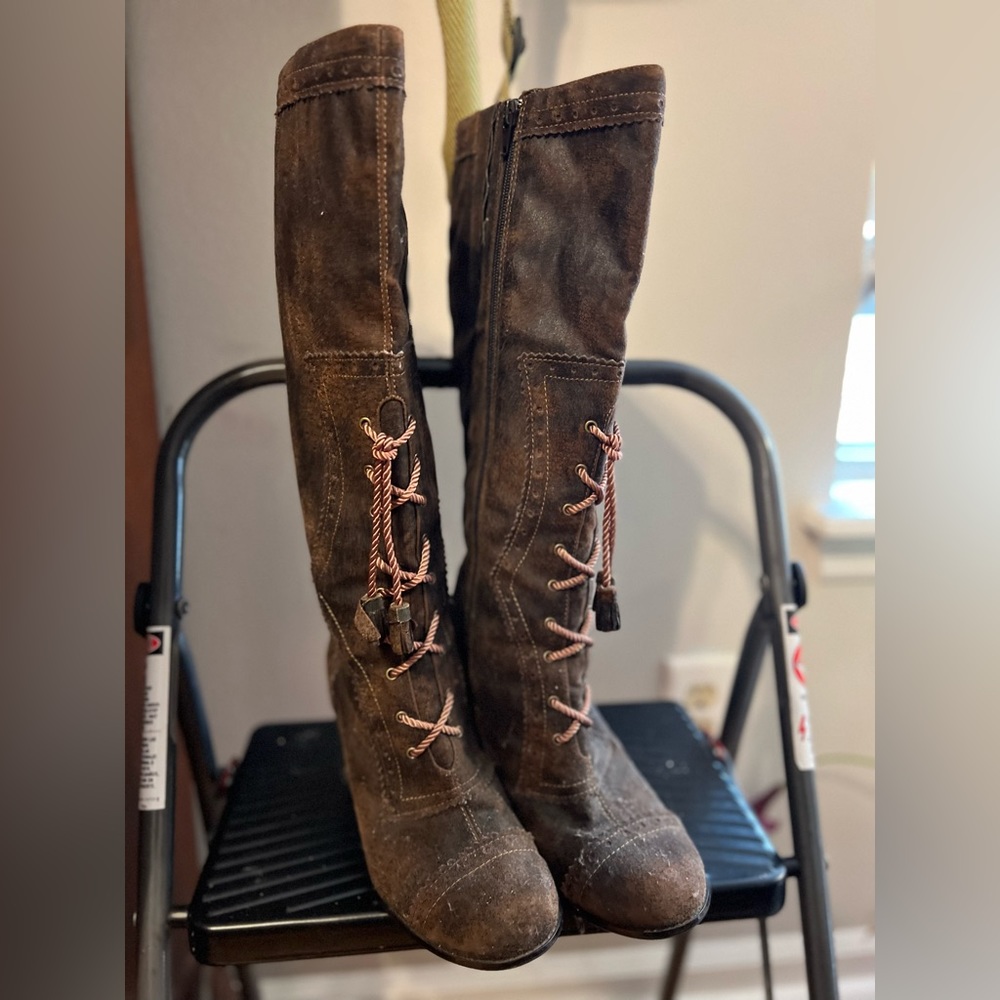 Brown boots